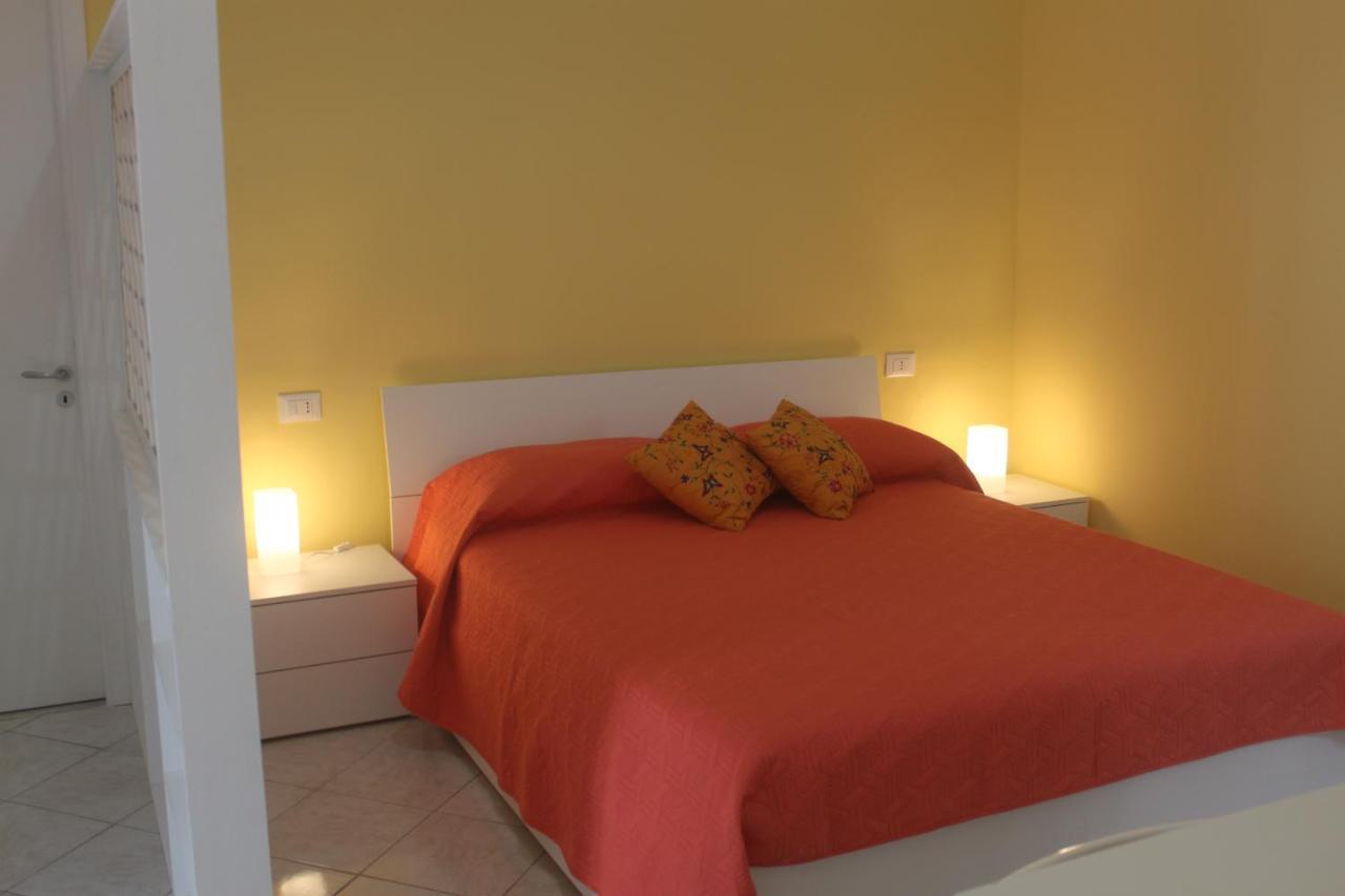 Camere Dieci Maggio- Beb Dory, Nemo, Guizzo Ponza Exterior foto