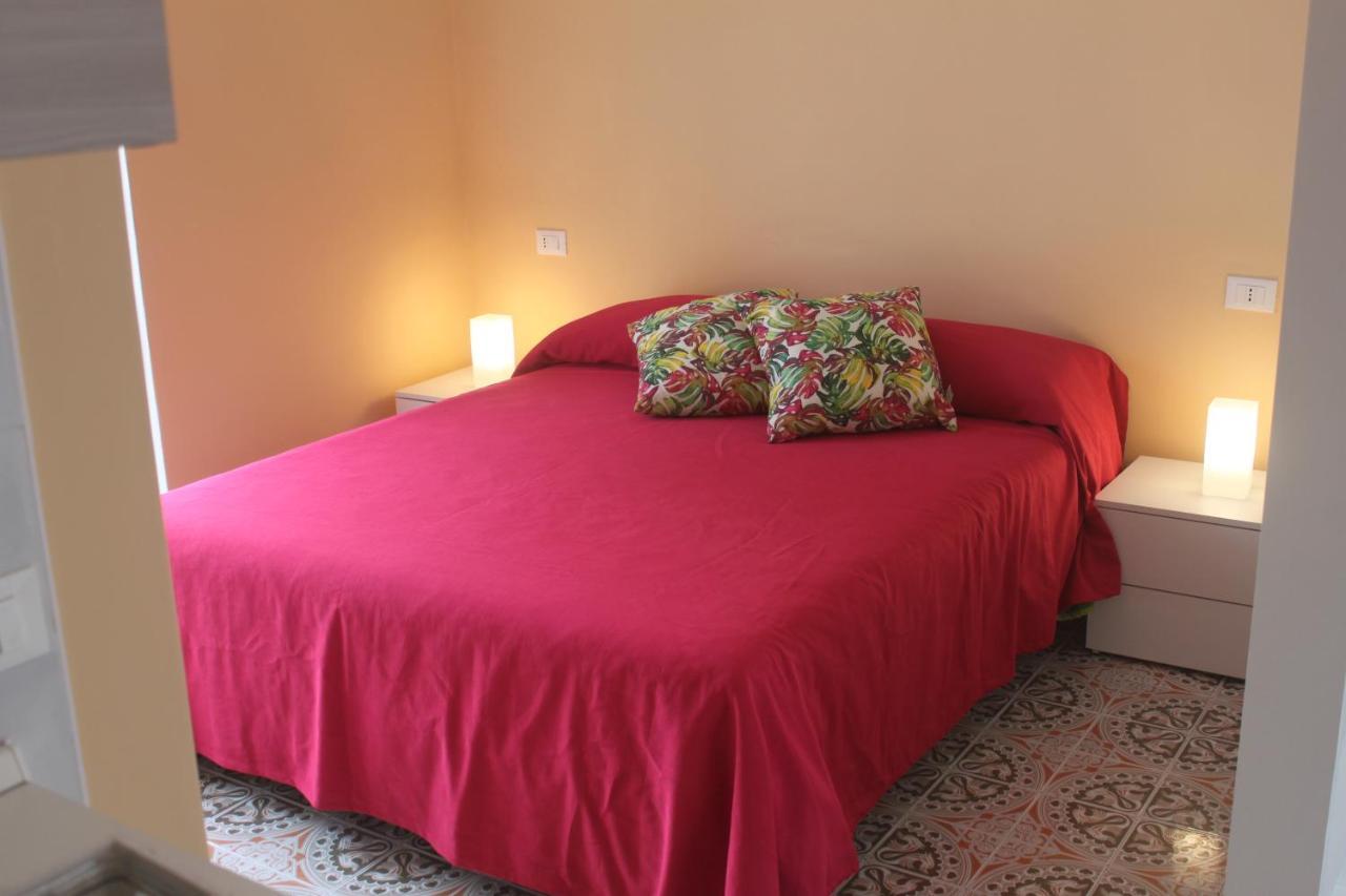 Camere Dieci Maggio- Beb Dory, Nemo, Guizzo Ponza Exterior foto