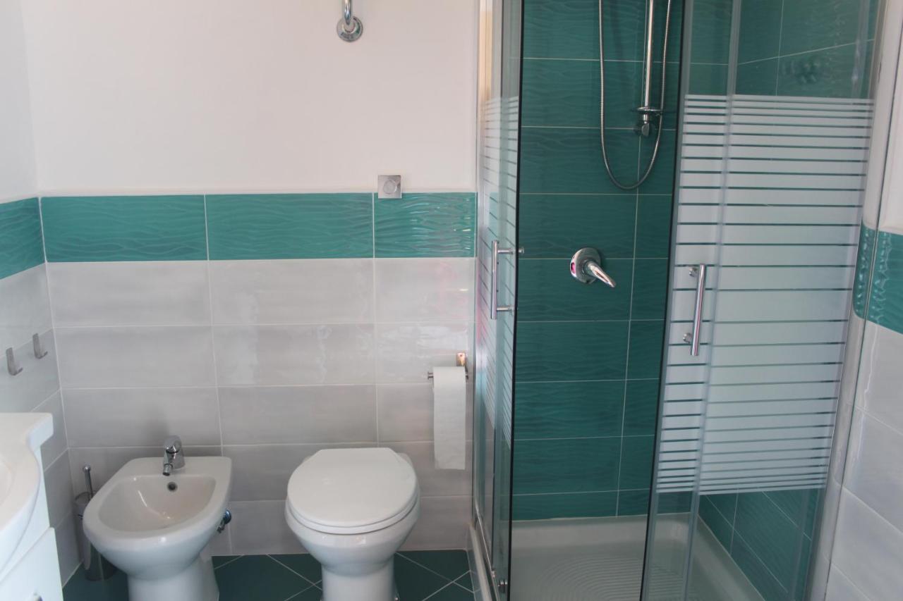 Camere Dieci Maggio- Beb Dory, Nemo, Guizzo Ponza Exterior foto