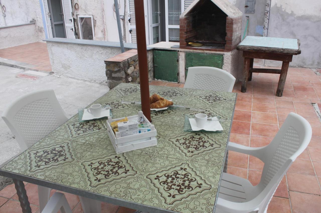 Camere Dieci Maggio- Beb Dory, Nemo, Guizzo Ponza Exterior foto