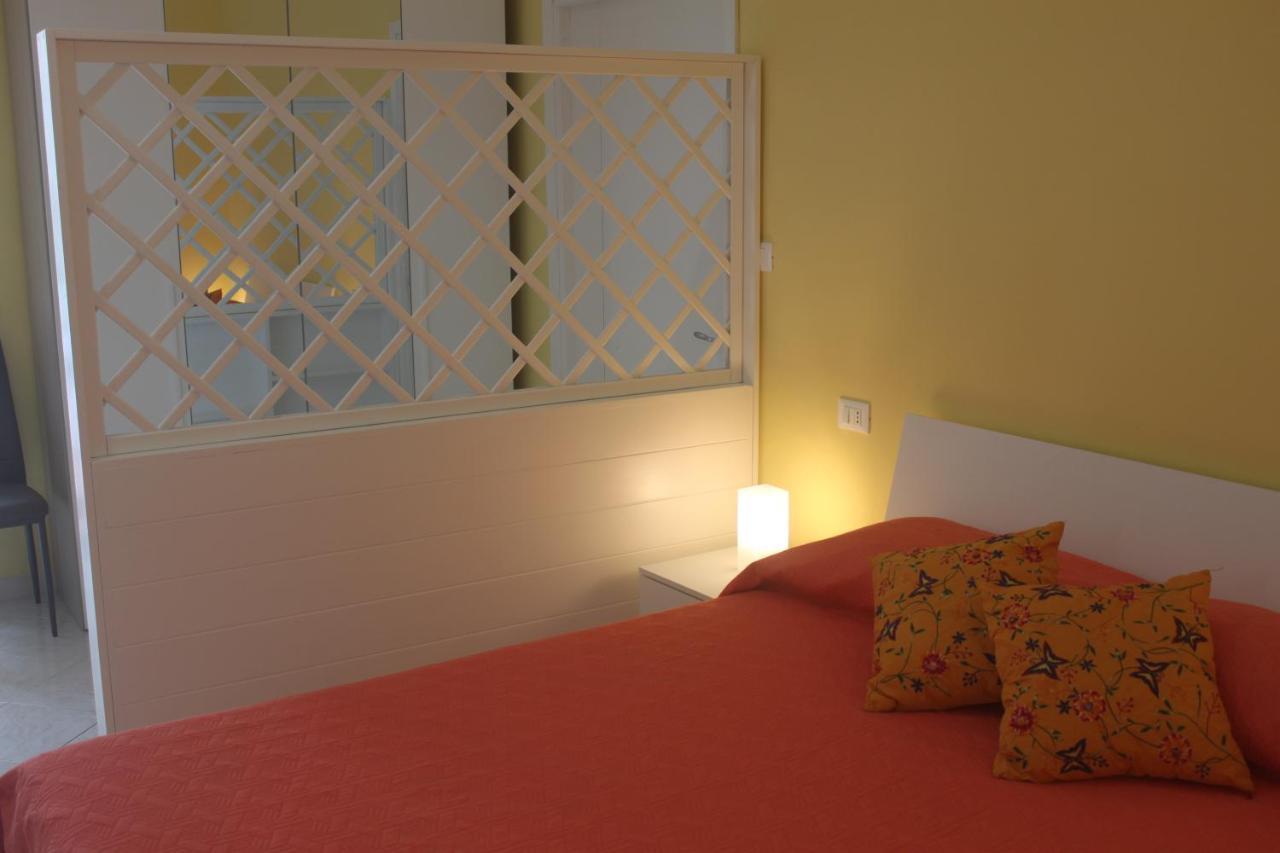 Camere Dieci Maggio- Beb Dory, Nemo, Guizzo Ponza Exterior foto