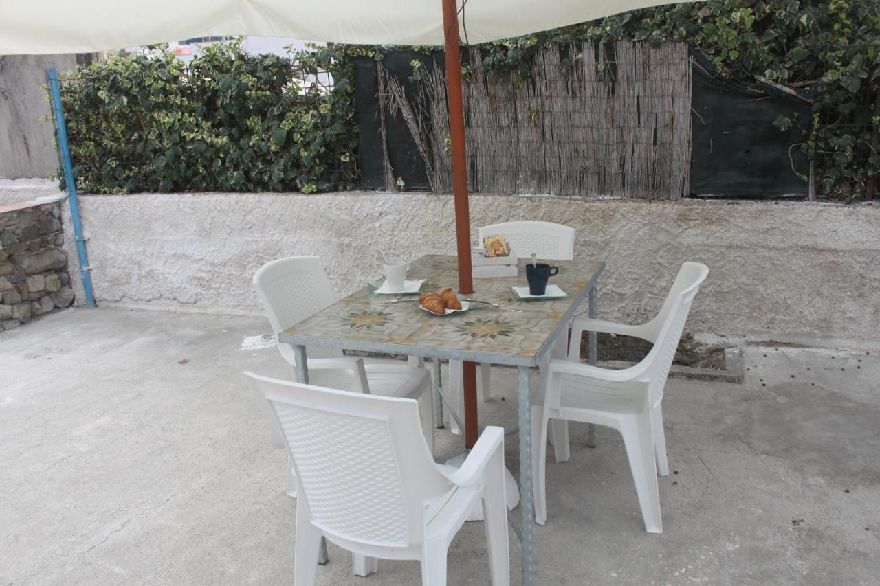 Camere Dieci Maggio- Beb Dory, Nemo, Guizzo Ponza Exterior foto