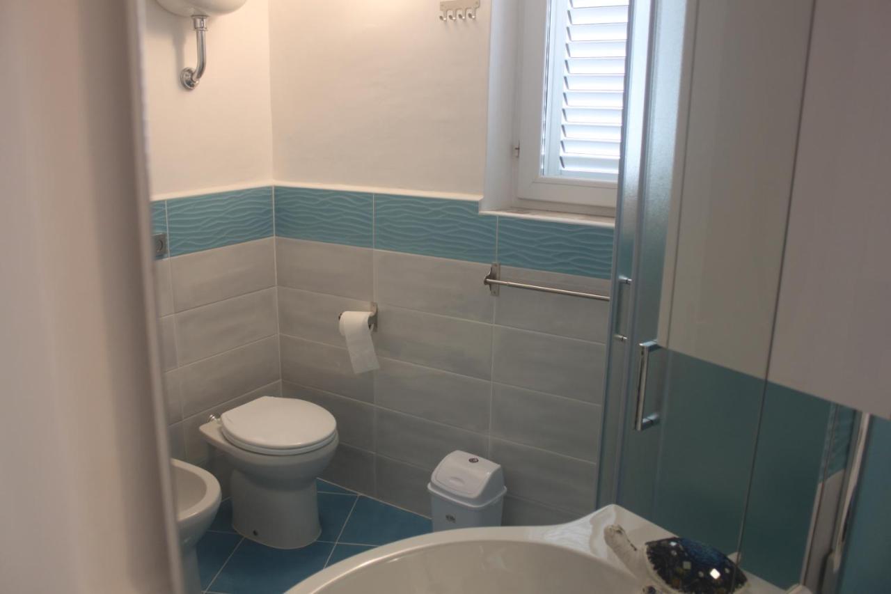 Camere Dieci Maggio- Beb Dory, Nemo, Guizzo Ponza Exterior foto